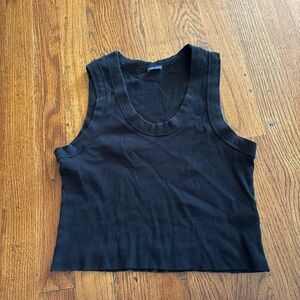 Brandy Melville ( 2 tank tops )